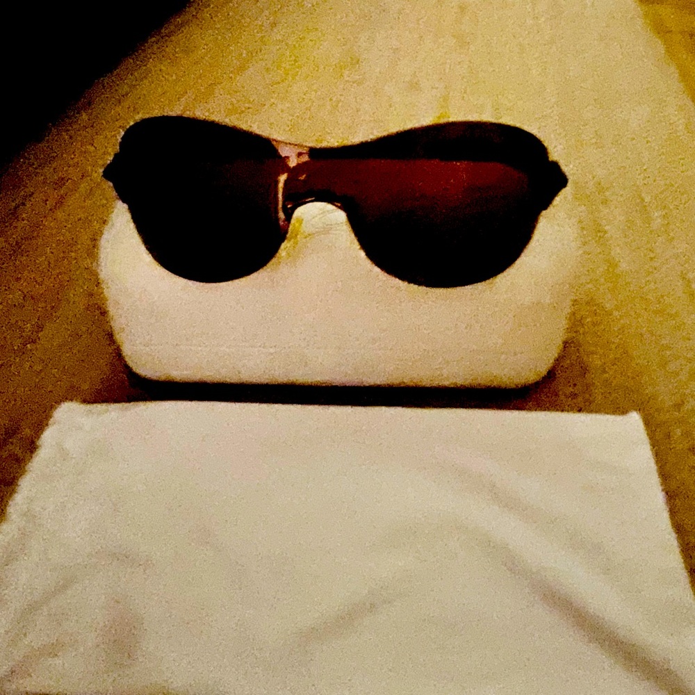 Oakley sunglasses great condition worn once